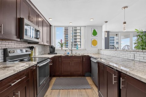 Copropriété à louer à Pompano Beach, Floride: 2 chambres, 145.86 m2 № 2313663 - photo 6