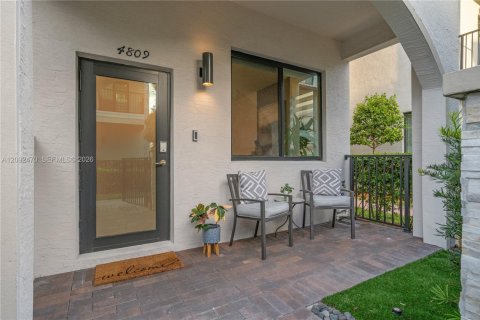Touwnhouse à vendre à Doral, Floride: 4 chambres, 200.95 m2 № 2382811 - photo 9