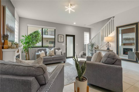 Touwnhouse à vendre à Doral, Floride: 4 chambres, 200.95 m2 № 2382811 - photo 8