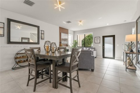 Touwnhouse à vendre à Doral, Floride: 4 chambres, 200.95 m2 № 2382811 - photo 13