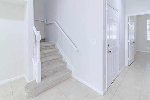 Снять в аренду таунхаус в Стьюарт, Флорида 4 комнаты, 157.84м2, № 2242538 - фото 18
