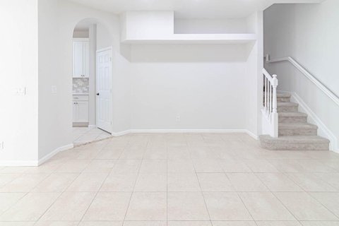 Снять в аренду таунхаус в Стьюарт, Флорида 4 комнаты, 157.84м2, № 2242538 - фото 8