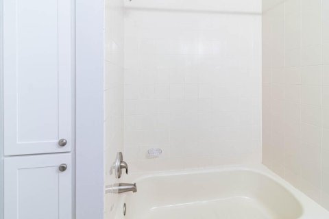 Снять в аренду таунхаус в Стьюарт, Флорида 4 комнаты, 157.84м2, № 2242538 - фото 20
