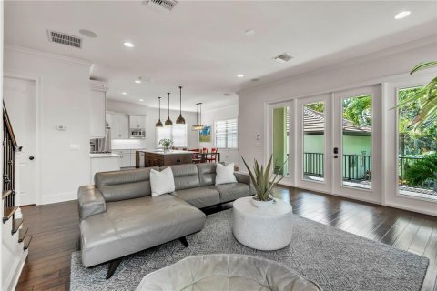 Villa ou maison à vendre à Saint Petersburg, Floride: 5 chambres, 279.54 m2 № 1795326 - photo 9
