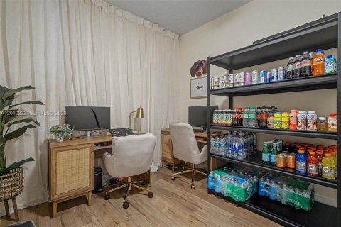 Townhouse in Miami Lakes, Florida 2 bedrooms, 105.07 sq.m. № 2072854 - photo 19