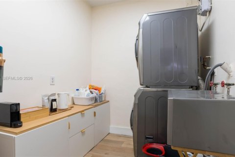 Townhouse in Miami Lakes, Florida 2 bedrooms, 105.07 sq.m. № 2072854 - photo 20