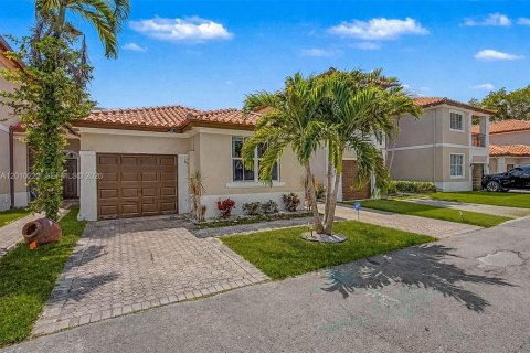 Townhouse in Miami Lakes, Florida 2 bedrooms, 105.07 sq.m. № 2072854 - photo 26