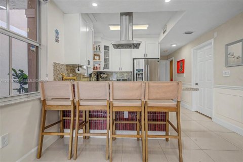 Townhouse in Miami Lakes, Florida 2 bedrooms, 105.07 sq.m. № 2072854 - photo 10