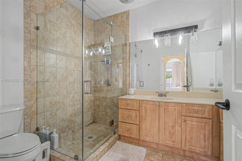 Townhouse in Miami Lakes, Florida 2 bedrooms, 105.07 sq.m. № 2072854 - photo 16