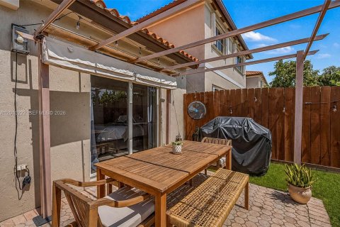 Townhouse in Miami Lakes, Florida 2 bedrooms, 105.07 sq.m. № 2072854 - photo 24
