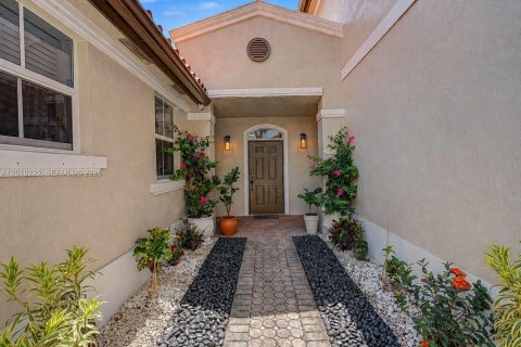 Townhouse in Miami Lakes, Florida 2 bedrooms, 105.07 sq.m. № 2072854 - photo 2