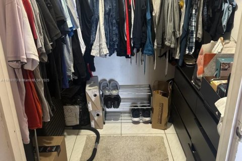 Condo in Doral, Florida, 2 bedrooms  № 1775163 - photo 5
