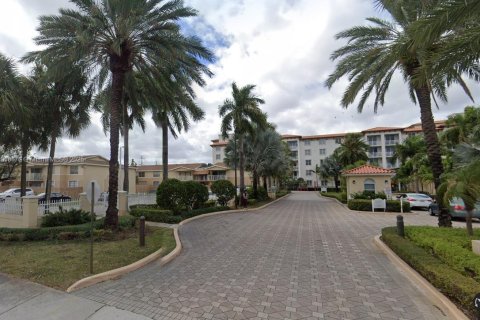 Condo in Doral, Florida, 2 bedrooms  № 1775163 - photo 1