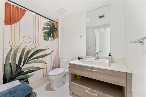 Купить кондоминиум в Майами, Флорида 1 спальня, 64.29м2, № 2090406 - фото 15