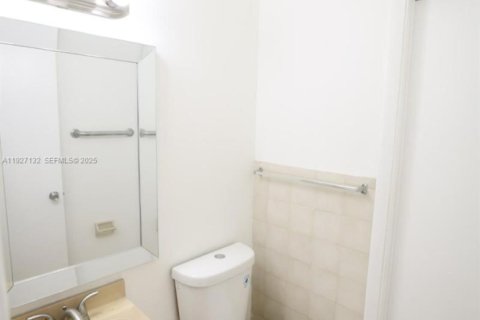 Appartement à louer à Hialeah, Floride: 2 chambres, 74.32 m2 № 1985991 - photo 12