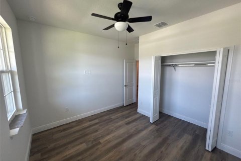 House in Apopka, Florida 3 bedrooms, 173.45 sq.m. № 2206622 - photo 15