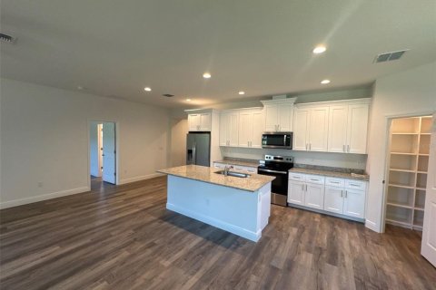 House in Apopka, Florida 3 bedrooms, 173.45 sq.m. № 2206622 - photo 6
