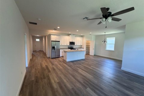 House in Apopka, Florida 3 bedrooms, 173.45 sq.m. № 2206622 - photo 5
