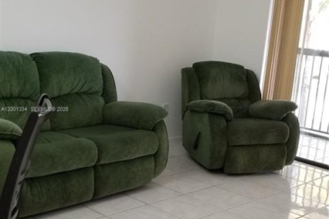 Condo in Miami, Florida, 1 bedroom  № 2066179 - photo 11