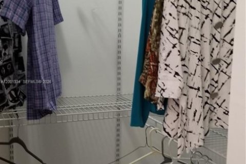 Condo in Miami, Florida, 1 bedroom  № 2066179 - photo 25