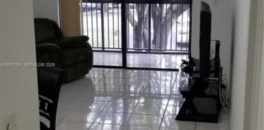 Condo in Miami, Florida, 1 bedroom  № 2066179