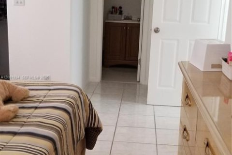 Condo in Miami, Florida, 1 bedroom  № 2066179 - photo 16