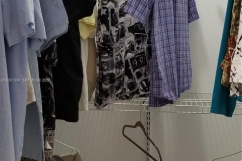 Condo in Miami, Florida, 1 bedroom  № 2066179 - photo 27