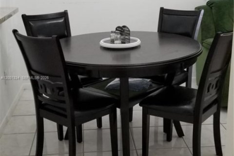 Condo in Miami, Florida, 1 bedroom  № 2066179 - photo 12