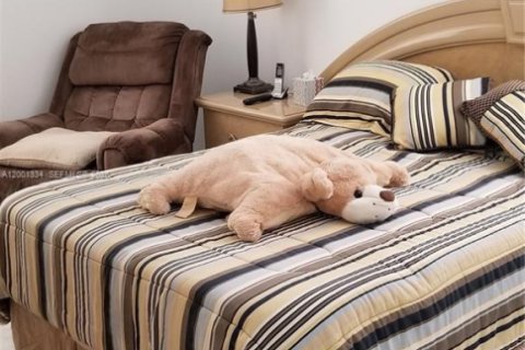 Condo in Miami, Florida, 1 bedroom  № 2066179 - photo 24