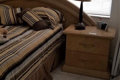 Condo in Miami, Florida, 1 bedroom  № 2066179 - photo 23