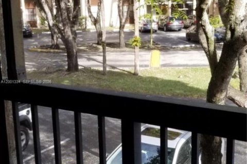 Condo in Miami, Florida, 1 bedroom  № 2066179 - photo 18