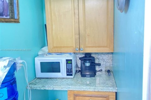 Commercial property in Homestead, Florida № 1714449 - photo 4
