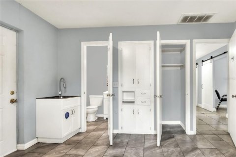 Купить коммерческую недвижимость в Лейкленд, Флорида 225.94м2, № 1386712 - фото 24