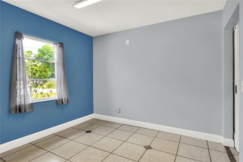 Купить коммерческую недвижимость в Лейкленд, Флорида 225.94м2, № 1386712 - фото 9
