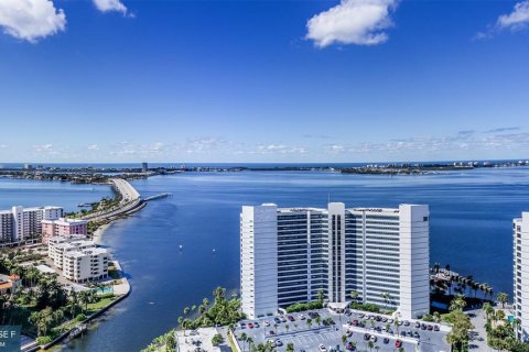 Condo à Sarasota, Floride, 4 chambres  № 2125298