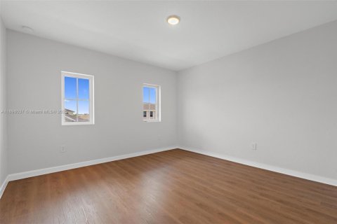 Купить таунхаус в Майами, Флорида 5 спален, № 1949847 - фото 17