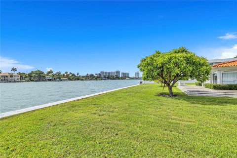 Terreno en venta en North Bay Village, Florida № 1931252 - foto 2