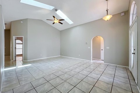 House in Apopka, Florida 3 bedrooms, 176.24 sq.m. № 2318715 - photo 4