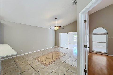 House in Apopka, Florida 3 bedrooms, 176.24 sq.m. № 2318715 - photo 11