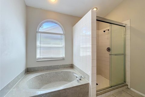 House in Apopka, Florida 3 bedrooms, 176.24 sq.m. № 2318715 - photo 21