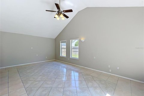 House in Apopka, Florida 3 bedrooms, 176.24 sq.m. № 2318715 - photo 18