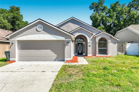 House in Apopka, Florida 3 bedrooms, 176.24 sq.m. № 2318715