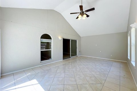 House in Apopka, Florida 3 bedrooms, 176.24 sq.m. № 2318715 - photo 17
