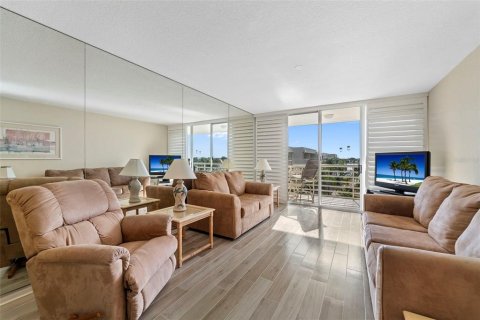 Condominio en alquiler en Saint Petersburg, Florida, 2 dormitorios, 100.33 m2 № 1614410 - foto 10