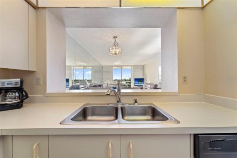 Condominio en alquiler en Saint Petersburg, Florida, 2 dormitorios, 100.33 m2 № 1614410 - foto 17