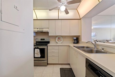 Condominio en alquiler en Saint Petersburg, Florida, 2 dormitorios, 100.33 m2 № 1614410 - foto 13