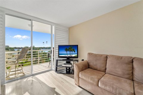 Condominio en alquiler en Saint Petersburg, Florida, 2 dormitorios, 100.33 m2 № 1614410 - foto 8