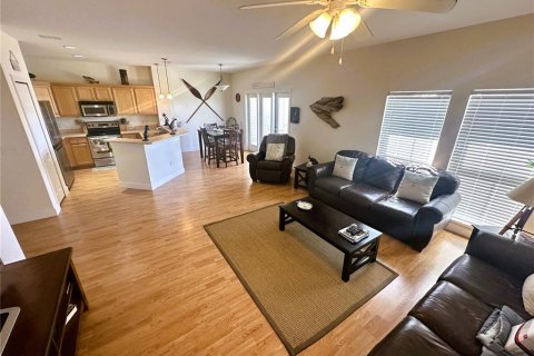Condo in Horseshoe Beach, Florida, 2 bedrooms  № 1550444 - photo 10