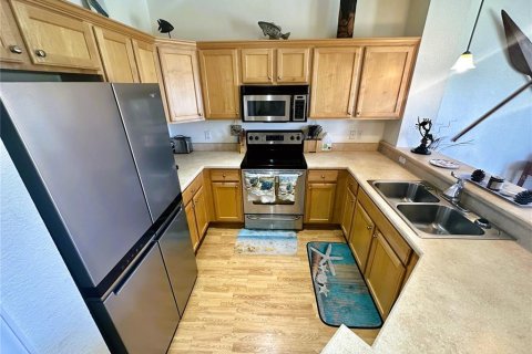 Condo in Horseshoe Beach, Florida, 2 bedrooms  № 1550444 - photo 13