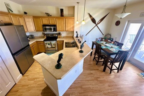 Condo in Horseshoe Beach, Florida, 2 bedrooms  № 1550444 - photo 16